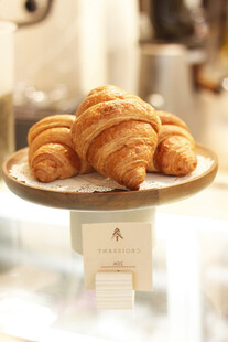 美味牛角面包展示