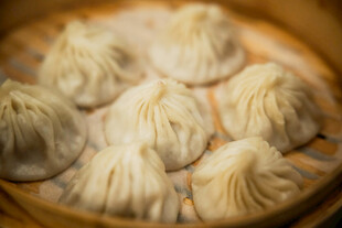 蒸笼里的美味小笼包