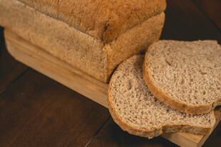 切片全麦面包展示