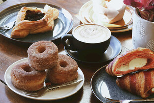 多样美味早餐甜点集合