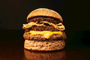 双层美味芝士牛肉汉堡