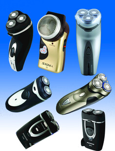 多款电动剃须刀展示