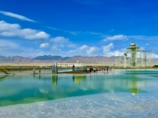 青海茶卡盐湖湖光倒影