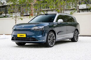 时尚蓝色电动SUV汽车