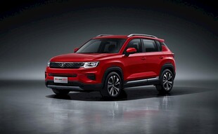 红色动感SUV汽车展示