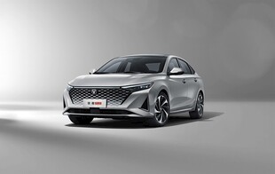 银色时尚轿车展示