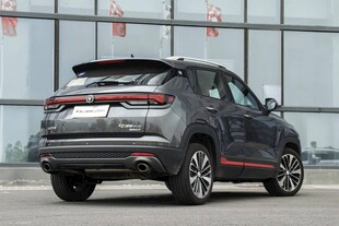 时尚动感SUV汽车尾部特写