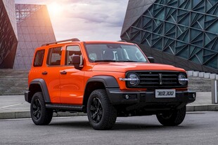 橙色酷炫越野吉普车