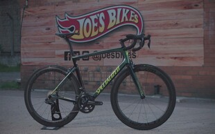 复古风格公路自行车展示