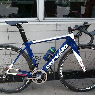 炫酷蓝色公路自行车展示