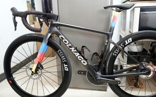高性能公路自行车展示
