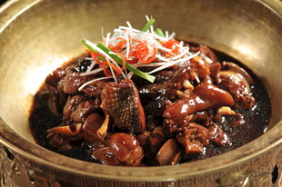 铜锅美味炖肉