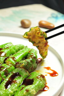 香煎青椒配美味炸物