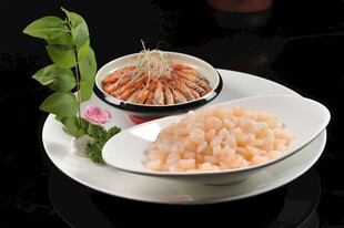 新鲜虾仁摆盘美味诱人