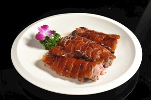 美味烤鸭摆盘精致