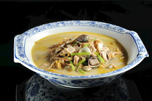 美味菌菇汤食材丰富诱人