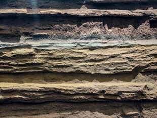 层叠岩石纹理特写