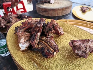 美味烤排骨特写