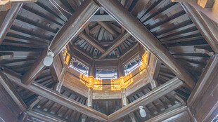 独特旋转楼梯建筑景观