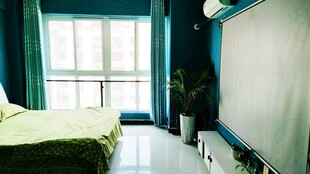 现代简约风温馨卧室空间