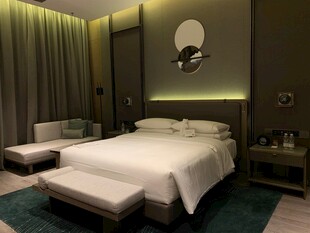 现代简约风格卧室场景