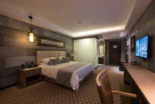 现代风格温馨酒店客房