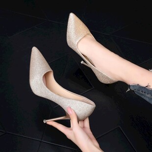 优雅女士高跟鞋特写