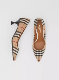 格纹尖头高跟鞋特写