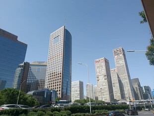 都市高楼林立的繁华景象