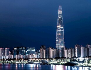 首尔夜景中的摩天大楼