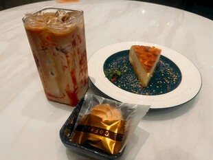 美味饮品与甜点组合