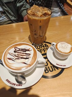 多样咖啡饮品展示