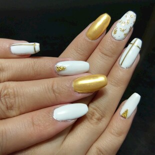 时尚金白美甲造型展示