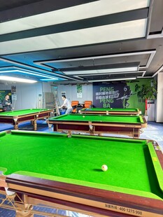 室内台球桌场景