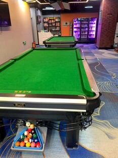 室内台球桌及各色台球