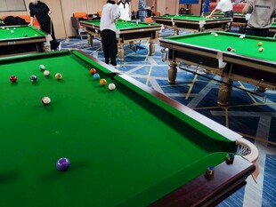 室内台球桌场景