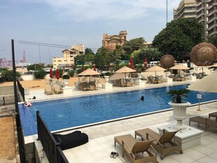 海滨度假泳池景观