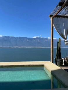 海景泳池露台惬意风光