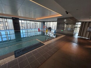 室内精致恒温泳池场景