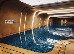 豪华室内泳池场景展示