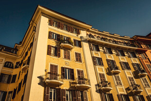 欧式典雅多层建筑外观