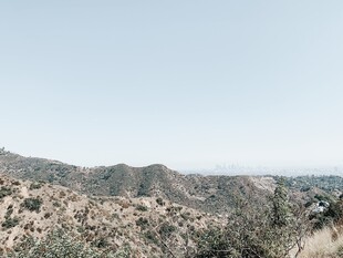 山峦风景图