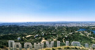 城市与自然交融的壮丽景观
