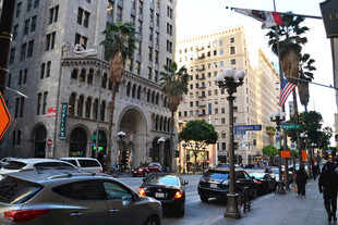 城市街道繁华景象