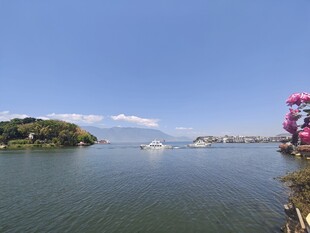 湖畔风光