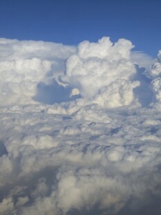 高空壮丽云海景观