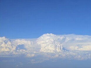 高空壮丽云层景观