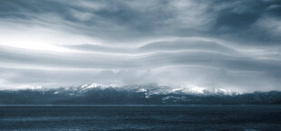 海上风云变幻景象