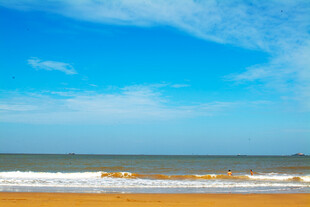 美丽海滨风光海浪拍岸