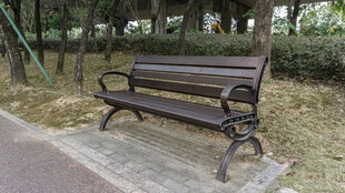 公园中的复古长椅